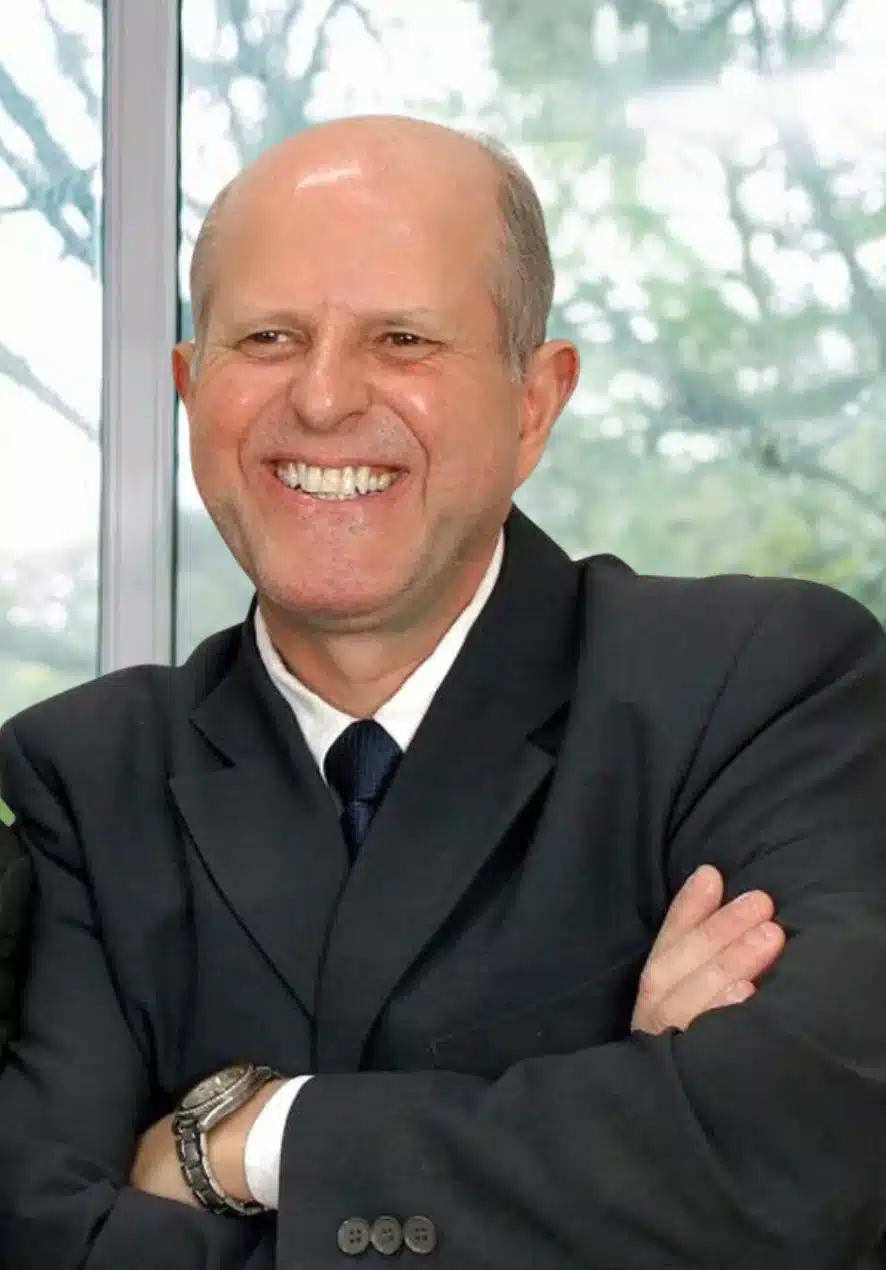 Dr. Gerson C. Silveira