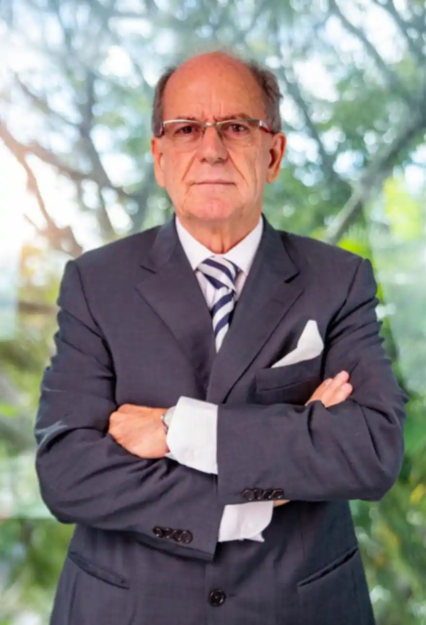 Dr. J. L. Rocha Bueno